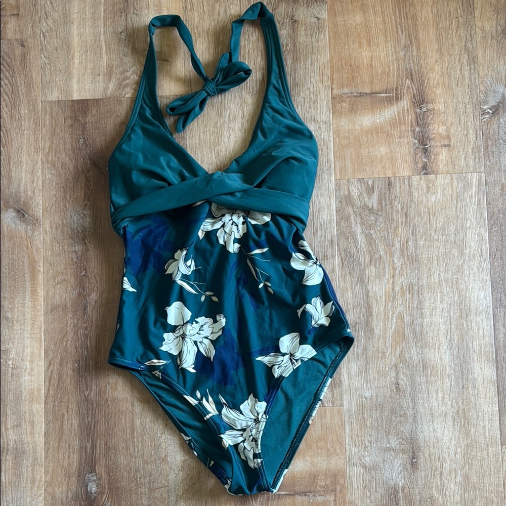 Cupshe Swimsuit Size M